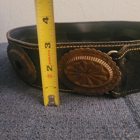 SOUTHWESTERN STYLE CONCHO LEATHER BELT  SZ 34" - Picture 2 of 16